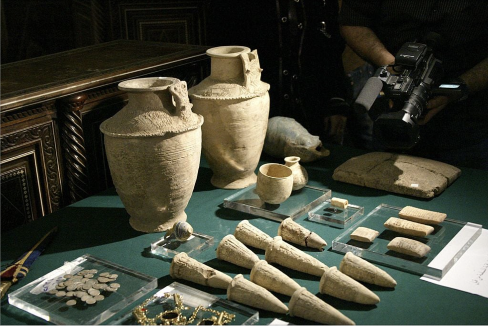 2008 Syria Returns Seized Artefacts To Iraq